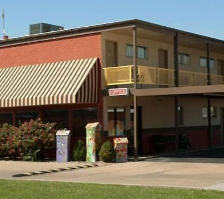 Big Bend Traveler'S Inn Great Bend Kültér fotó