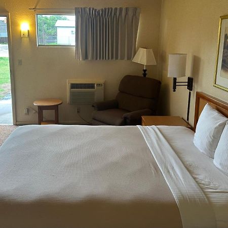 Big Bend Traveler'S Inn Great Bend Kültér fotó