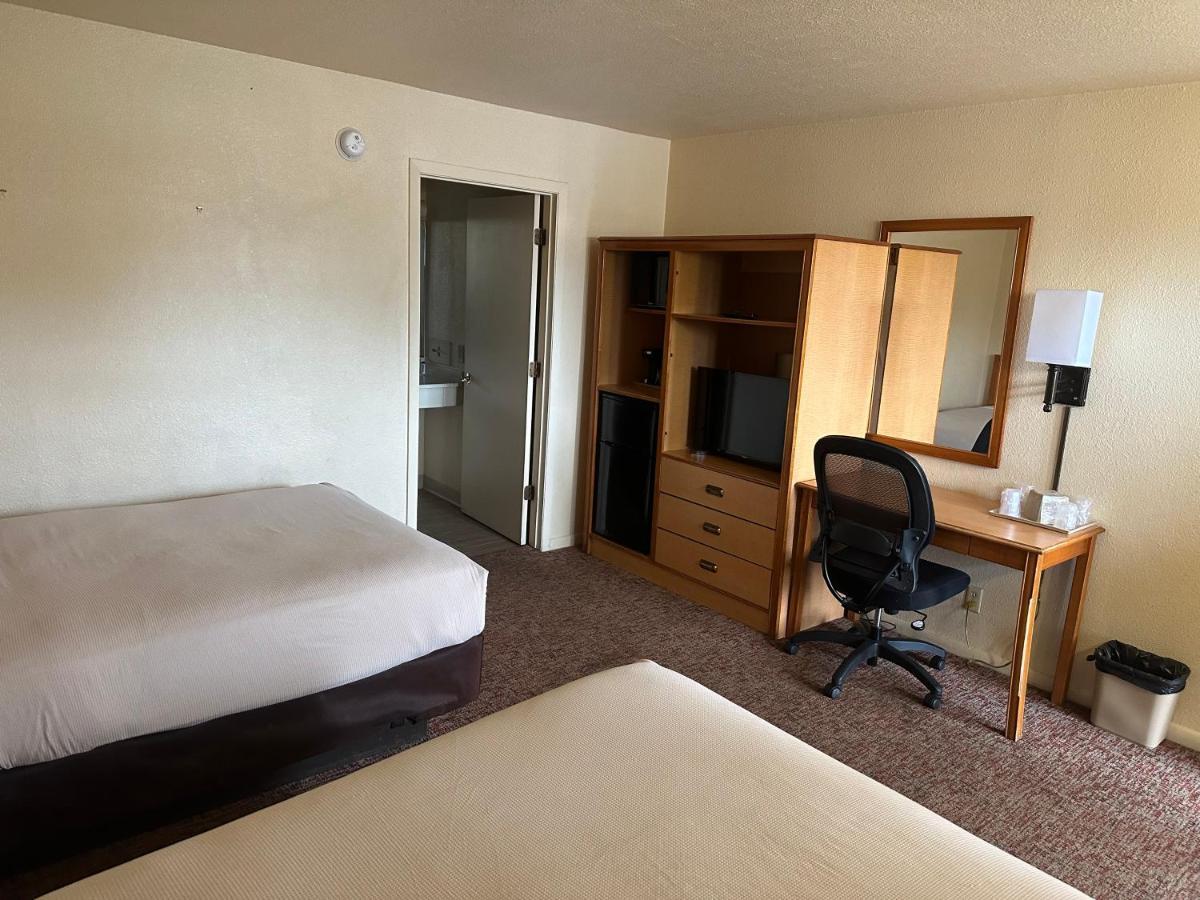 Big Bend Traveler'S Inn Great Bend Kültér fotó